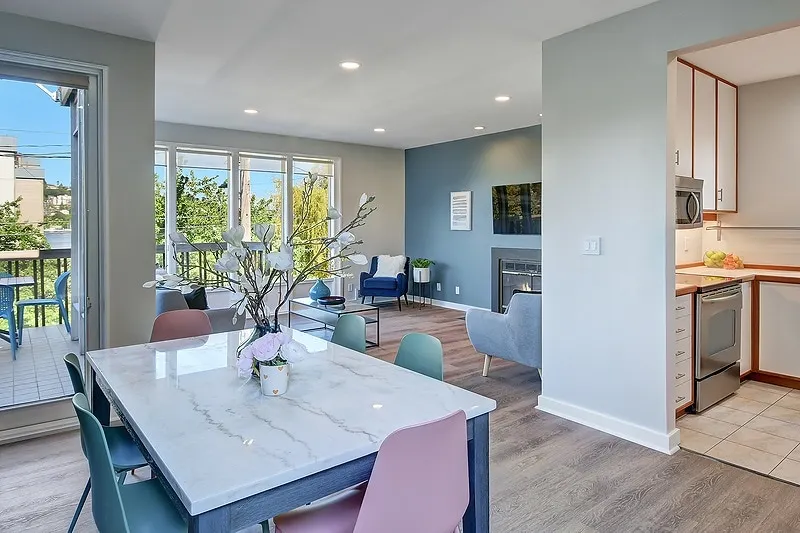 Lake Union Waterfront 2BR | Large Balcony Sleeps 6 - Image 1