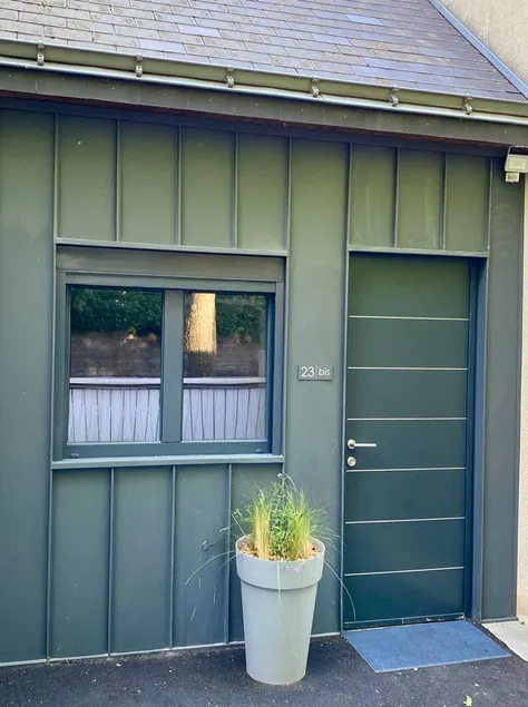 Duplex with parking near Beaujoire and Parc Expo - Image 1