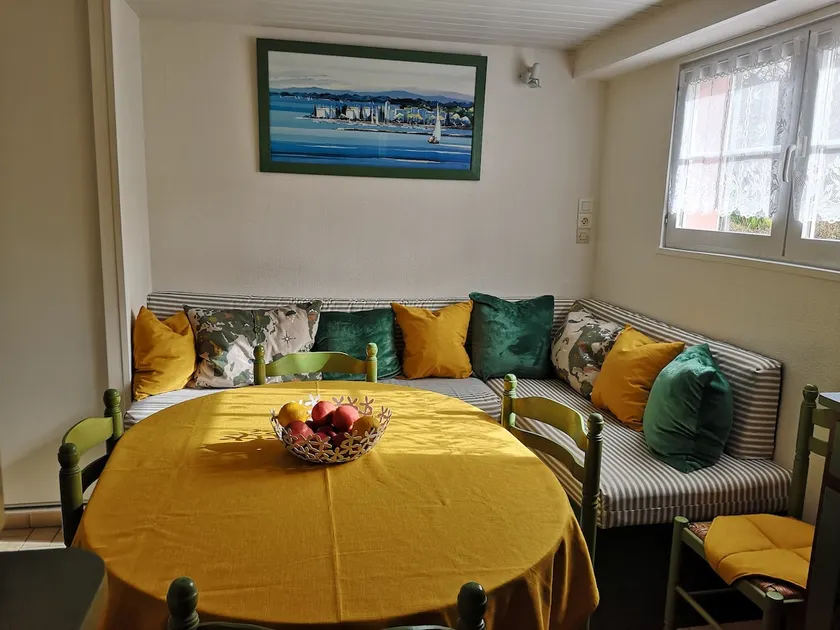 Ground floor in the countryside, 5 km from the sea - Image 1