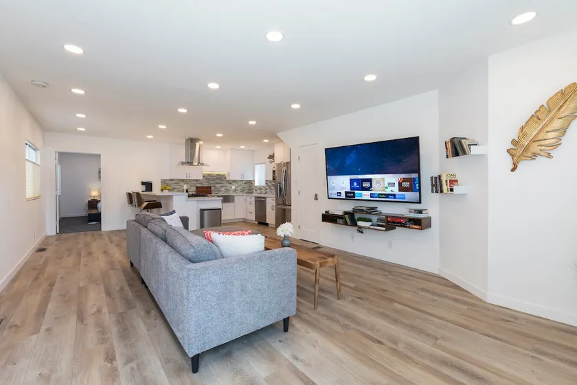 One Bdr Apt - Mins to Sony Pics and Venice Canals - Image 1