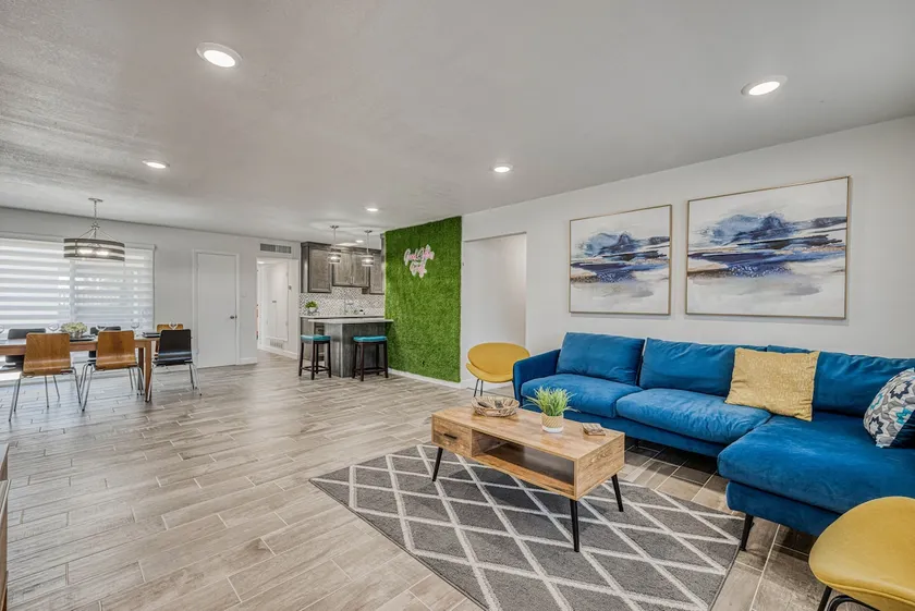 West Side 5 bedroom Home. Great Location !!! - Image 1