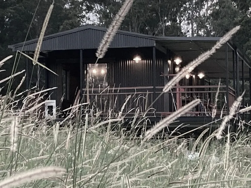 Escape to Cowboy Cabin in the Noosa Hinterland - Image 1