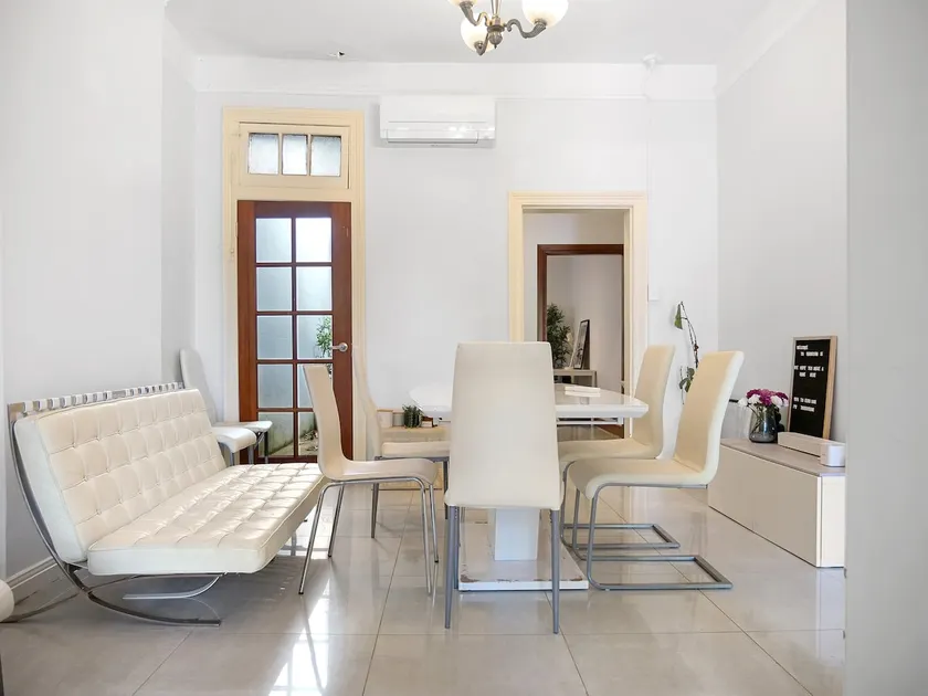 Central 4 BDRM Terrace with Office - Image 1