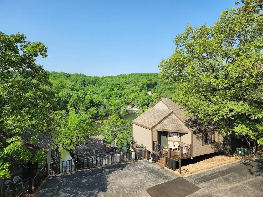 Charming Lake Villa nestled in a quiet cove of Lake of the Ozarks - Image 1