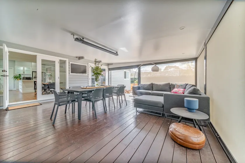 5min to CBD - Sleeps 9 - Spa/EV charger/Pets - Image 1