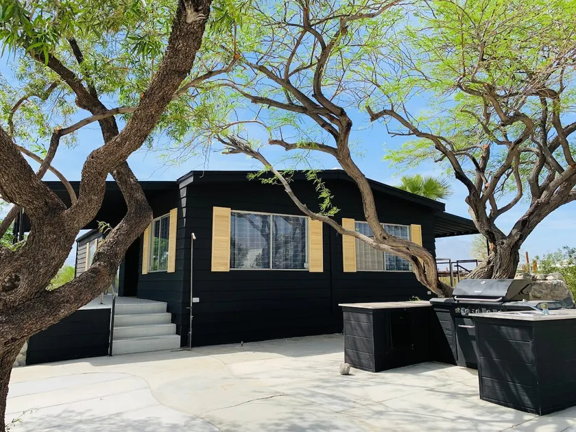 Desert Ranch Home 2 bed/2bath Stunning +BBQ - Image 1