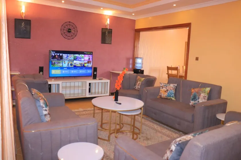 The Glamour House: Luxury 3-bedroom house. - Image 1