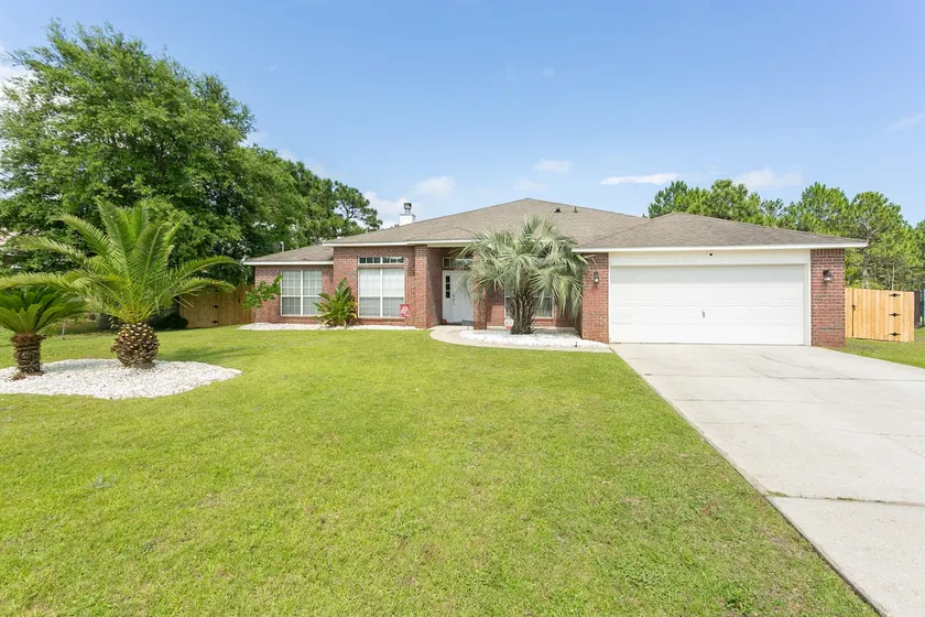 *ANCHORED IN NAVARRE* 4BR/3BATH ~ 9Min to Beach! - Image 1