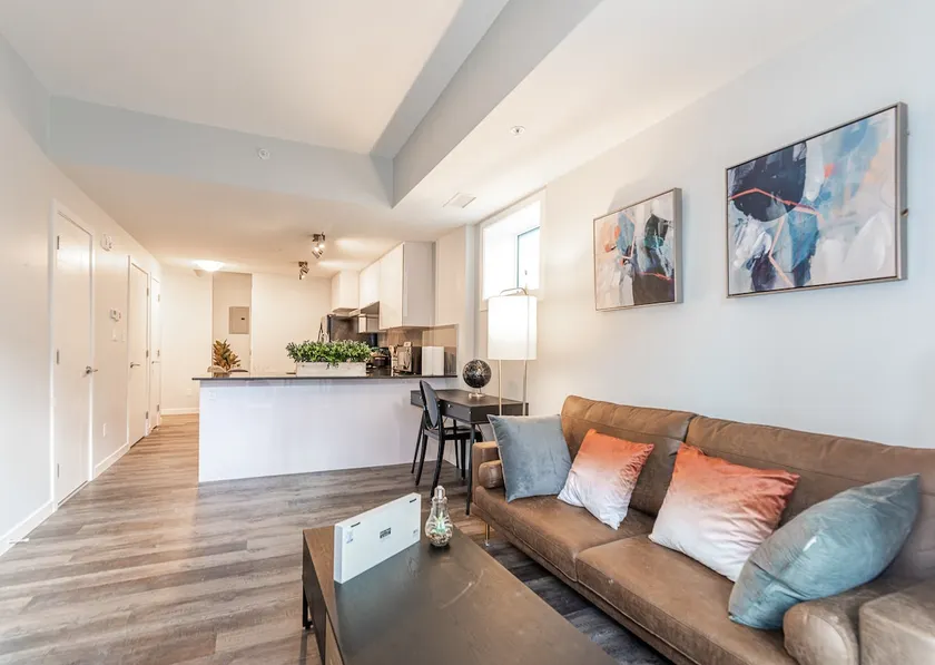 *BlueDream*withA/C 1 Bed luxury condo in UofA - Image 1