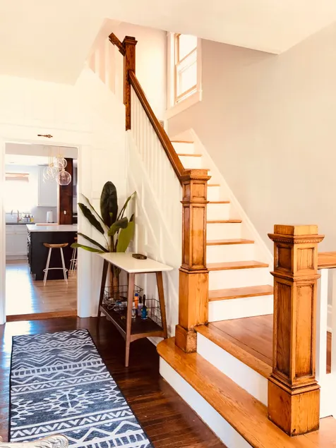 Cheerful 3-bedroom home with on-street parking - Image 1