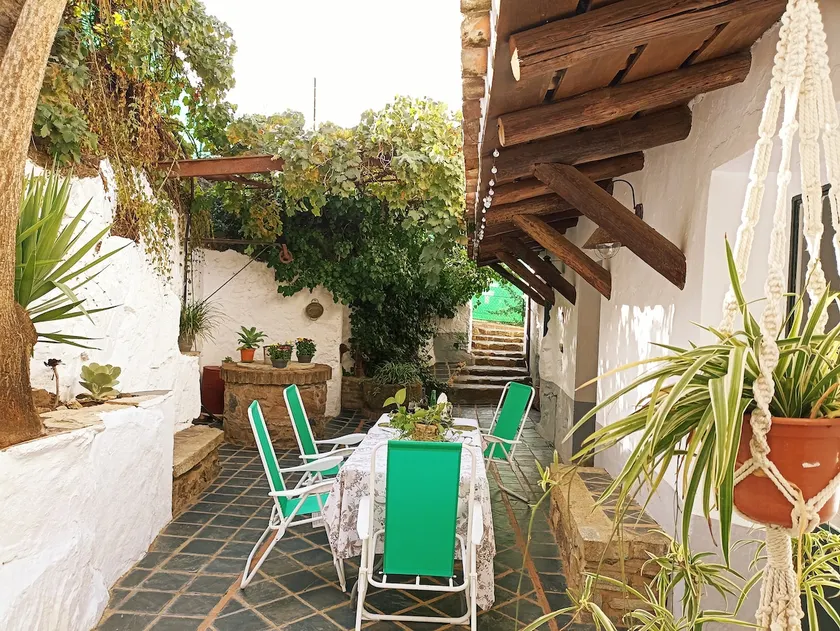 A beautiful country house with a fireplace and garden - Image 1