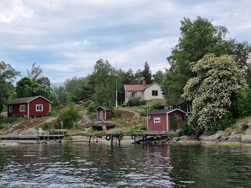 Wonderful lake location on the outskirts of Bergs village on Möja - Image 1