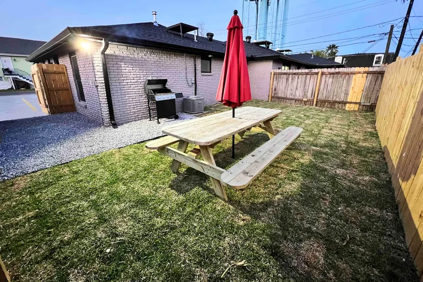 A beautiful 3 bedroom with a yard in NOLA! - Image 1