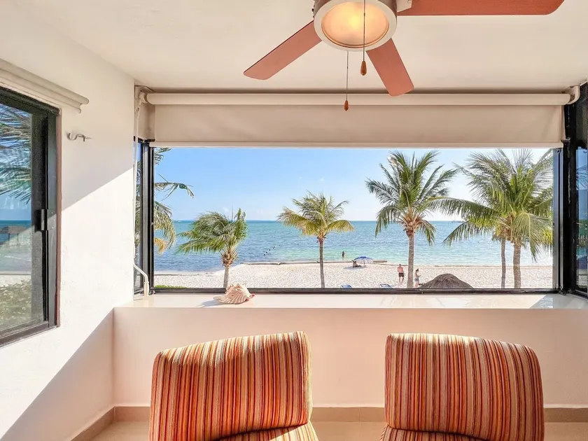 Lovely 2 bedroom with pool great view of ocean - Image 1