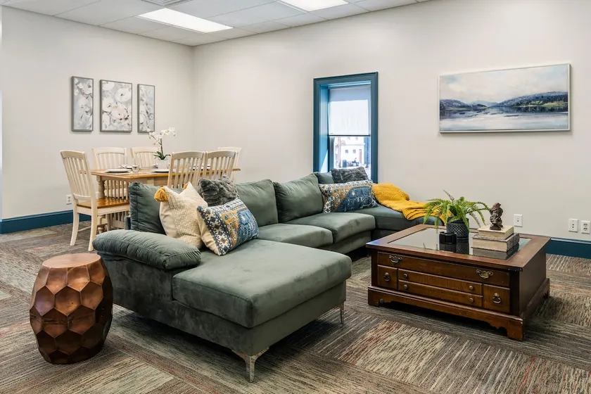 Scottsville 4-Bdrm Loft/Sleeps 6/Onsite Parking - Image 1