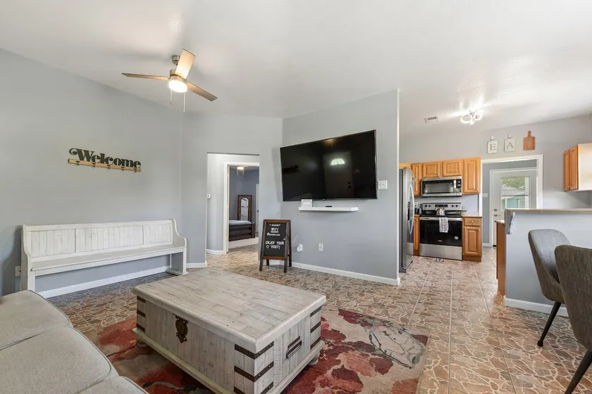 Cheerful 2 bedroom, 2bath. Close to all casinos! - Image 1