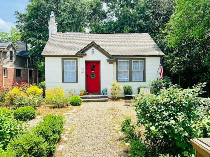 Classic City Cottage: Walk to 5 Points/UGA/Stadium - Image 1