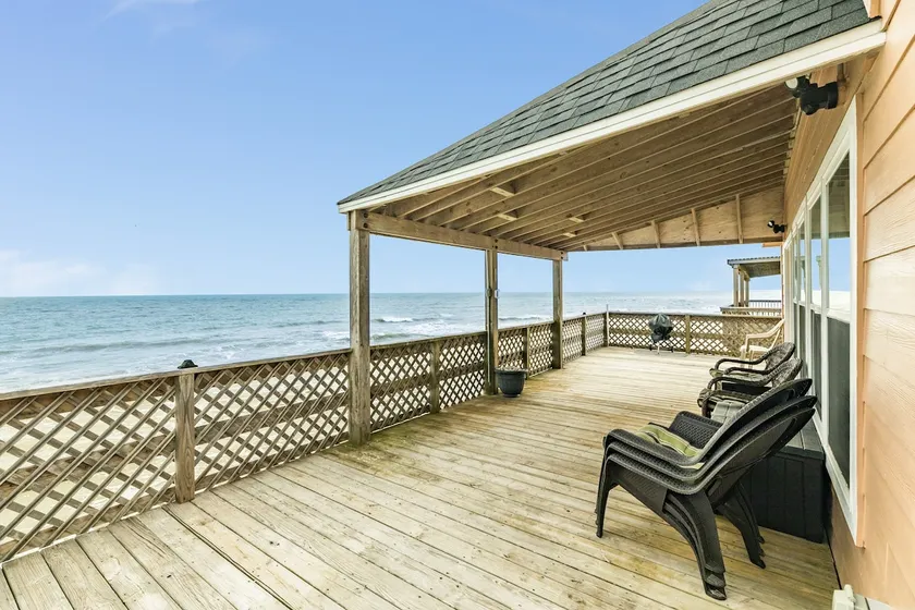 Waterfront...Breathtaking View...Great Fishing...Beautiful Home!!! - Image 1