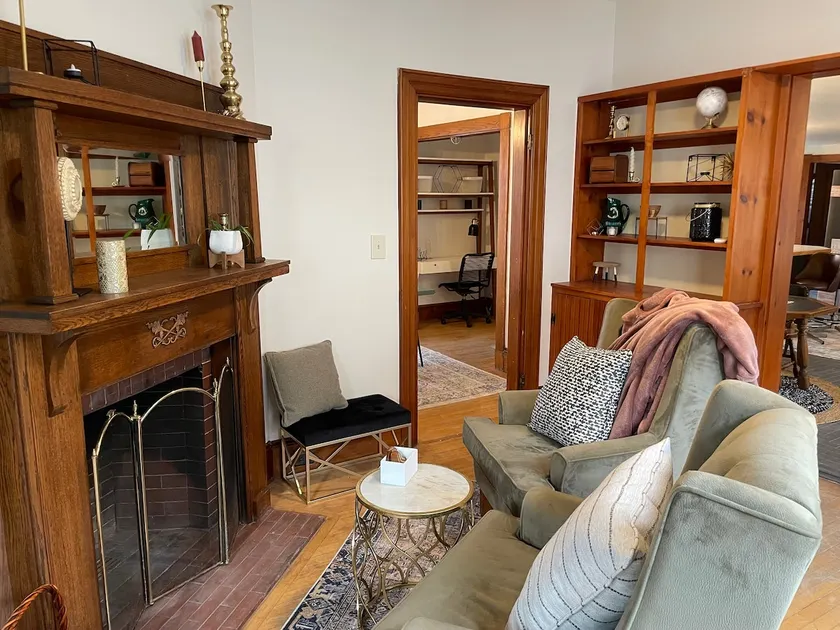 Mid-Century Vibe, Close Downtown/Concerts, New ACs - Image 1