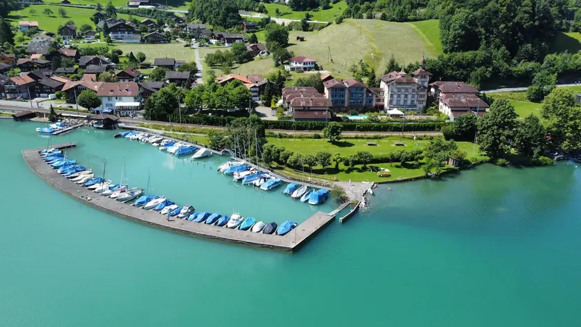 Seeparadiesli on beautiful Lake Thun - Image 1