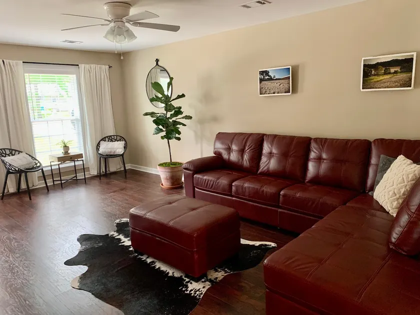 Quincy Ranch ~ Pet Friendly 3 bedroom 2 bath home - Image 1