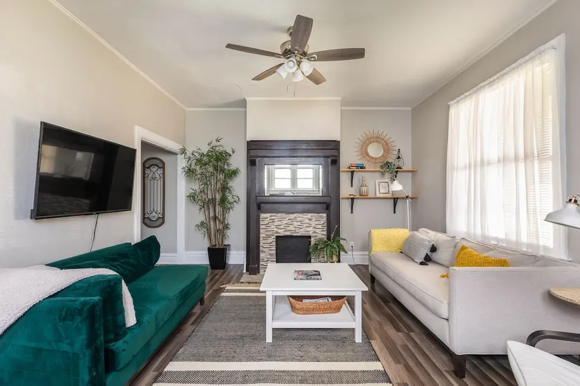 Large house to relax with friends and family - Image 1