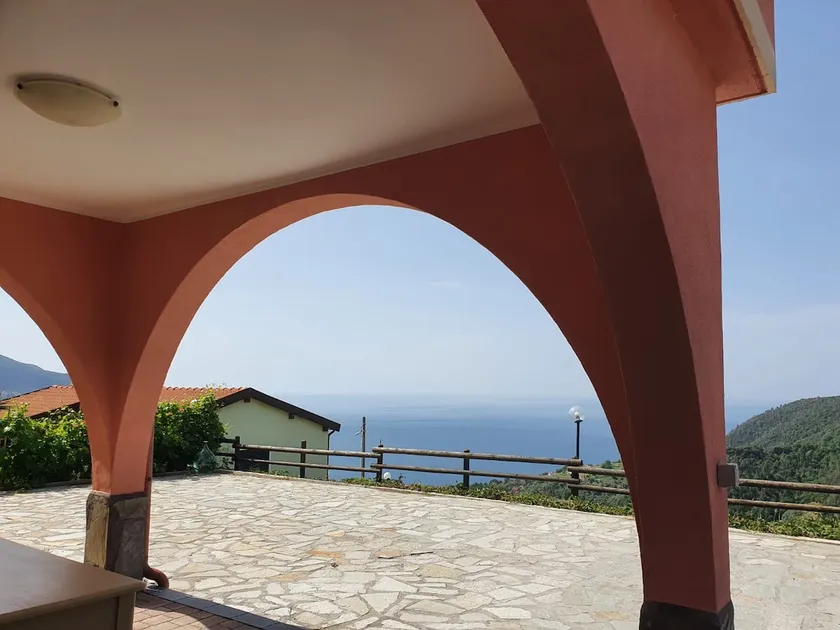 Cà Zelinda Apartment on a hillside with a sea view - Image 1