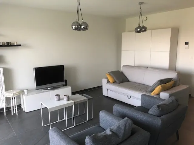 Sunny apartment near marina city and beach - Image 1
