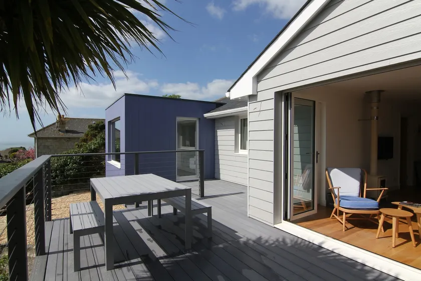Luxury, Stylish Home, With Garden, Sea Views and Parking. - Image 1