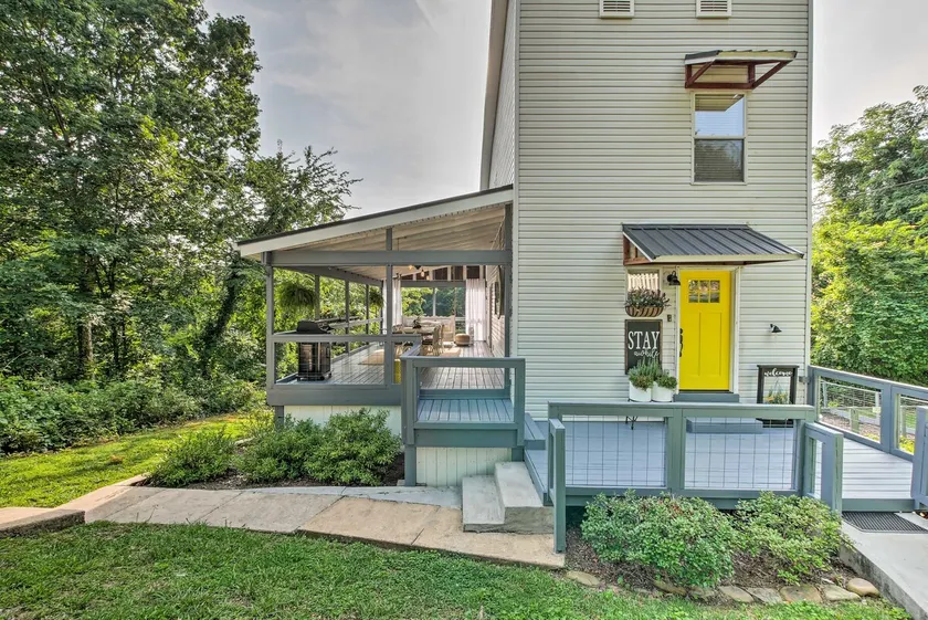 Charming Pet-Friendly Chattanooga Home, 3 Mi to Dtwn! - Image 1