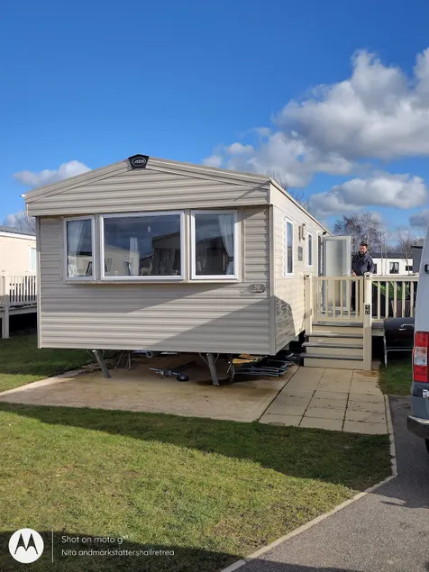 Luxury Caravan 3 Bedroom 8 berth With Hot-tub guests 6 and above require a bond - Image 1
