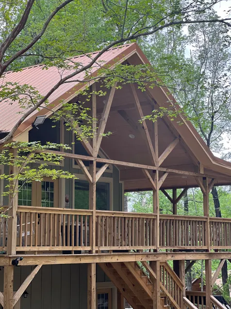 Rosie’s Peaceful Lake House - Image 1