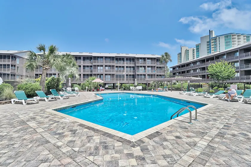 Beach & Nightlife 3BR/2.5 BA  service dog friendly   - Image 1