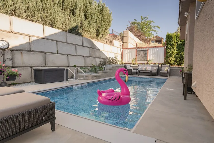 Luxury, Private Home with Pool & Hot Tub, near Golf Course and Beach! - Image 1