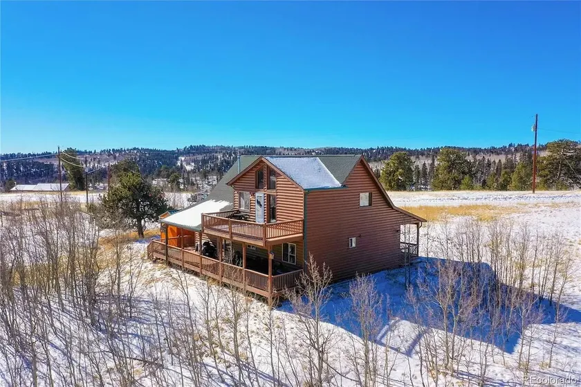 Pet Friendly cabin w/ fireplace and mountain views - Image 1