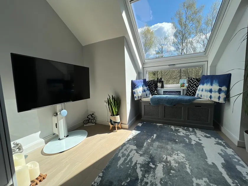 RiverVistaRetreat: Luxury Apt w/Views, Parking&Spa - Image 1