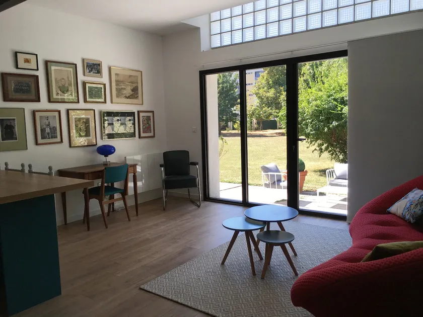 Apartment located in a green setting - Image 1
