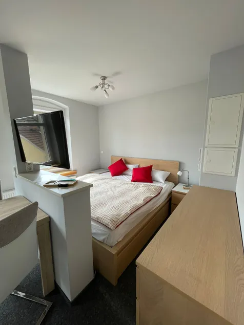 21 Modern apartment with a view, free parking - Image 1