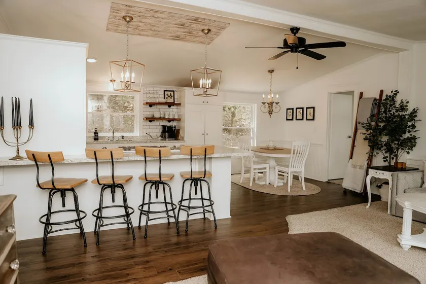 Woodstone Cottage in the Heart of Amish Country - Image 1