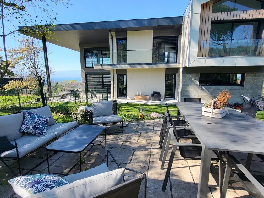 Large new villa, lake view, facing the golf course. - Image 1