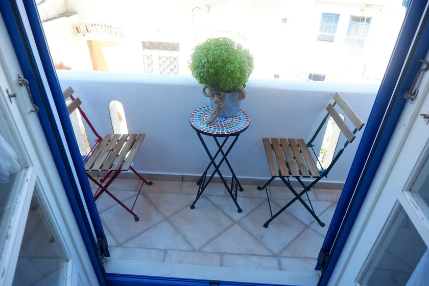 Flora's home in Damalas Naxos - Image 1