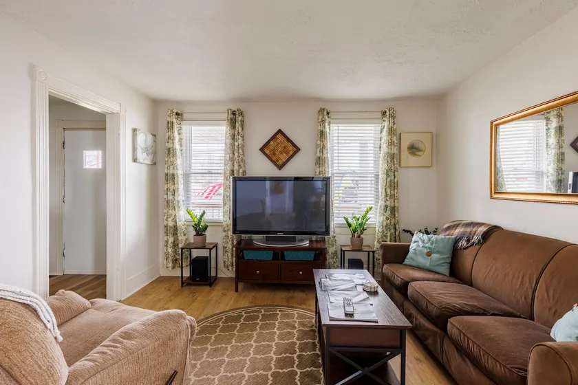 Peaceful, pet friendly and newly remodeled Geneva home - Image 1