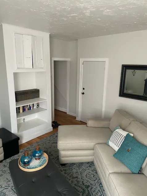 Lovely two bedroom apartment in Historic Trenton. - Image 1