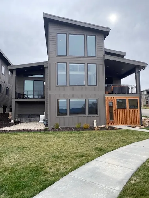 Beautiful Lakehouse on Pineview Reservoir near 3 ski resorts - Image 1