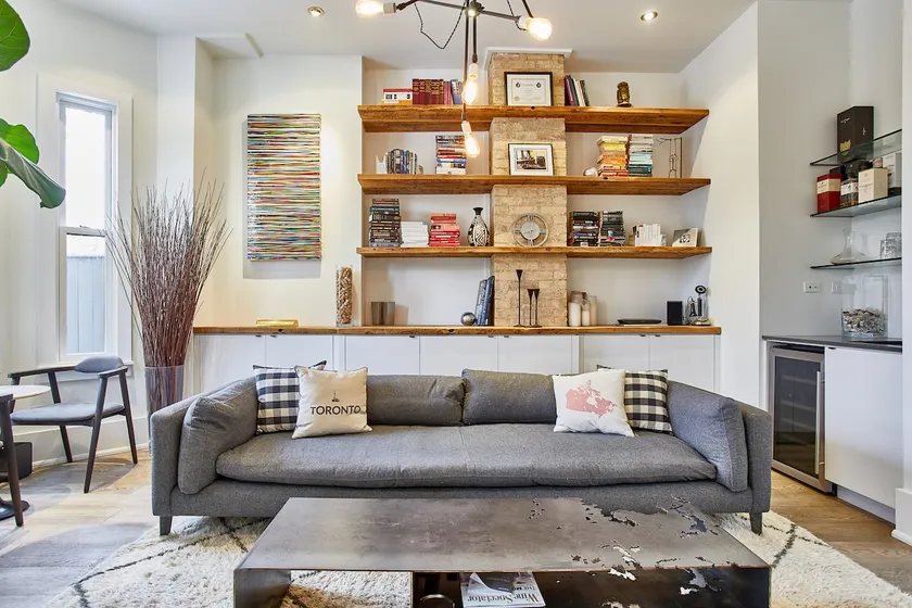 The Robert House: Masterpiece in Harbord Village - Image 1