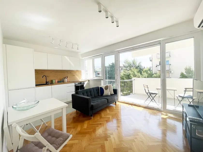 New apartment LOVRE with Balcony - Image 1