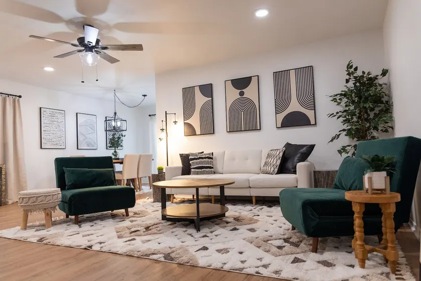 Spacious 3-bedroom home minutes from the UofA! - Image 1