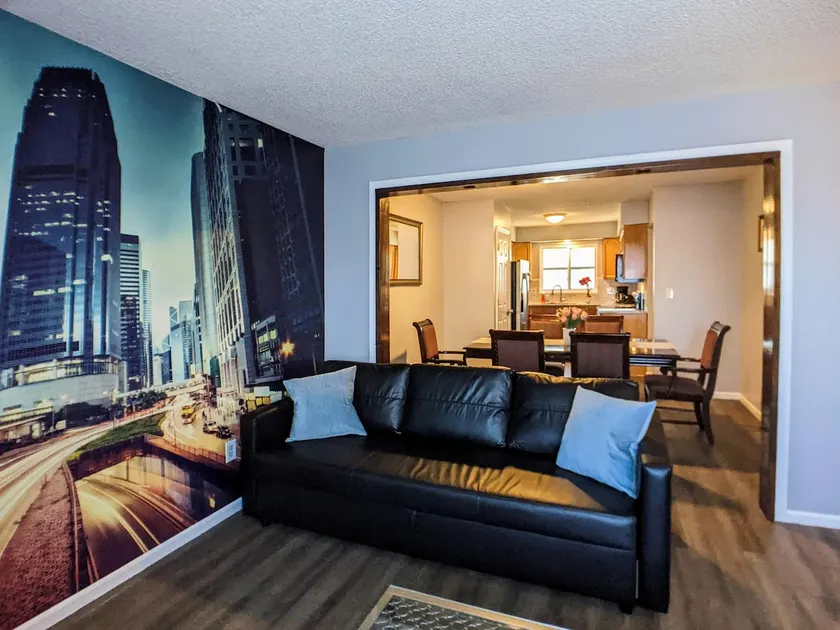 *Cozy, clean & spacious townhouse - Unit 1 - Image 1