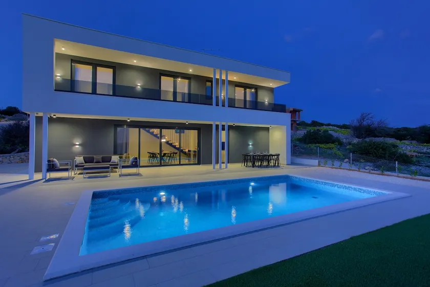 BRAND NEW! Luxury villa with amazing view - Image 1