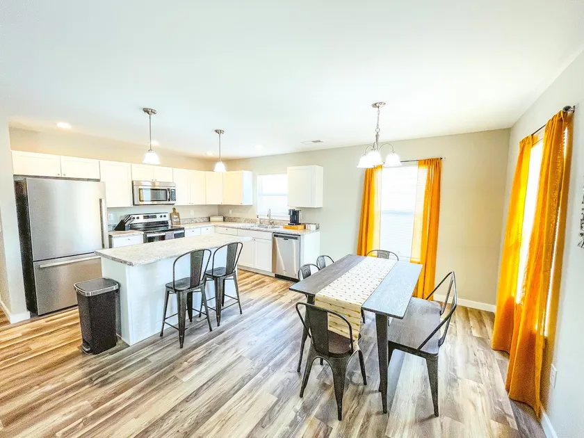 Your Home Away From Home Is Here 3bd/2ba - Image 1